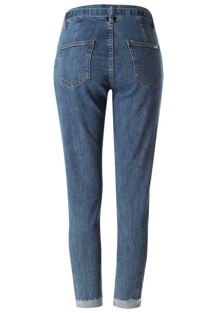 Slim High Rise Jeans