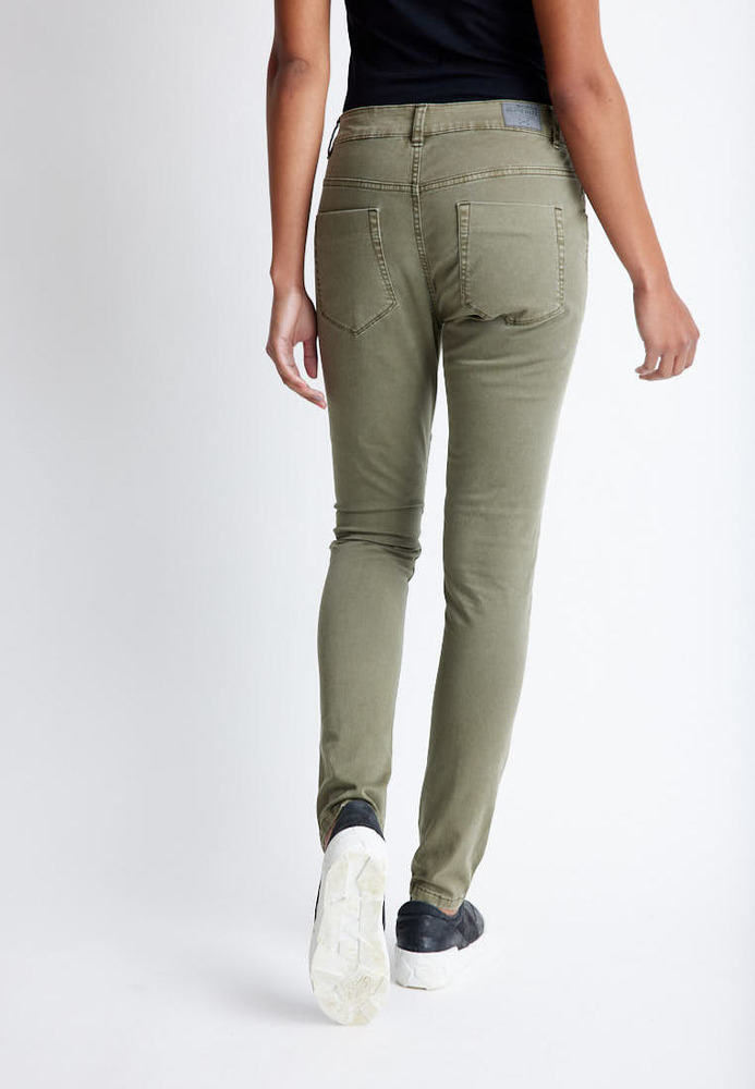 Slim Regular Waist Jeans