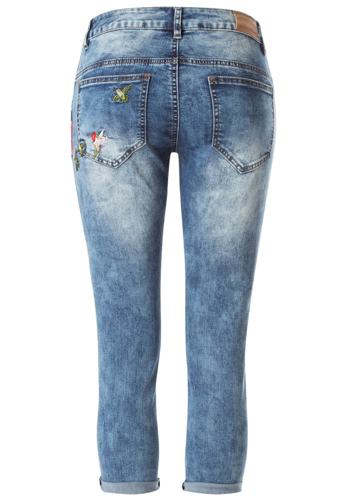 Capri-Jeans mit Blumen-Stickerei