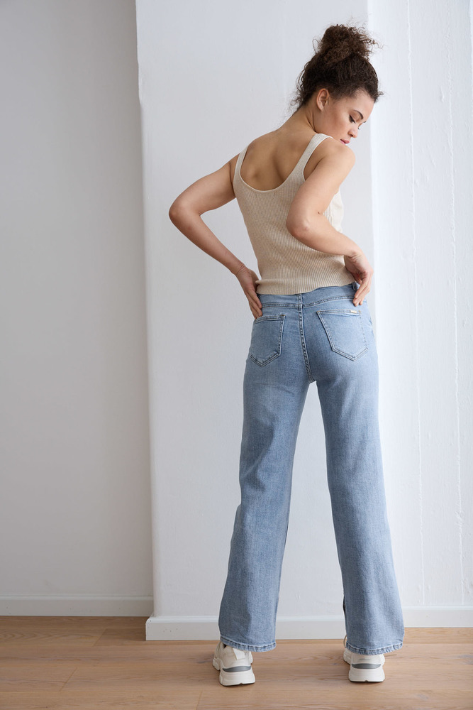 Wide Leg High Waist Jeans