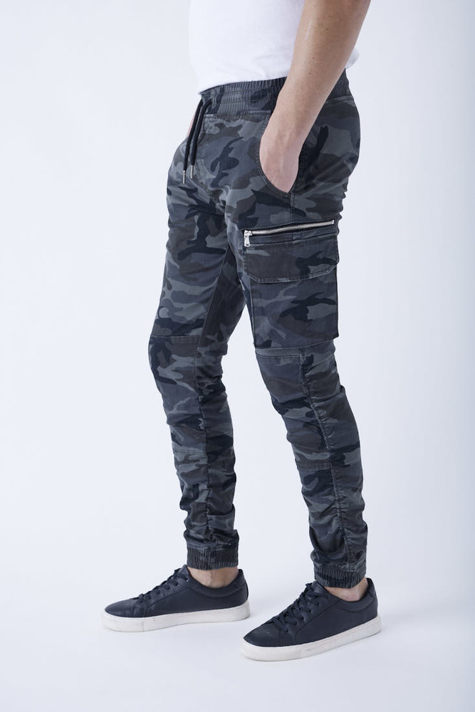 Cargohose im Camouflage-Look